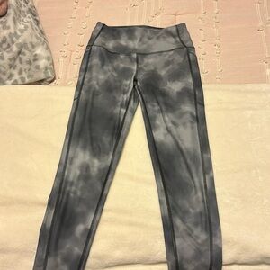 Dsg black and grey marble print leggings